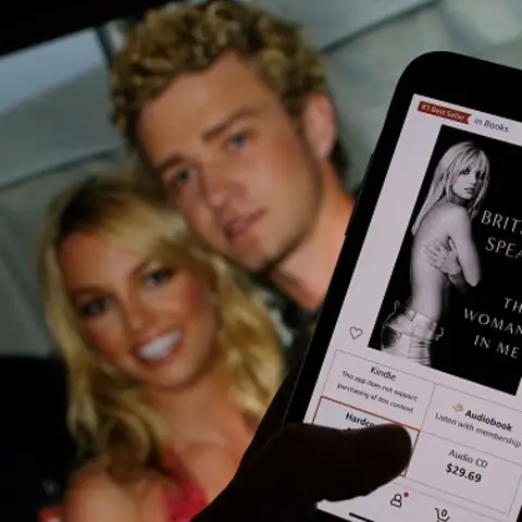 US-ENTERTAINMENT-MUSIC-PUBLISHING-BRITNEYSPEARS-SPEARS-LITERATUR