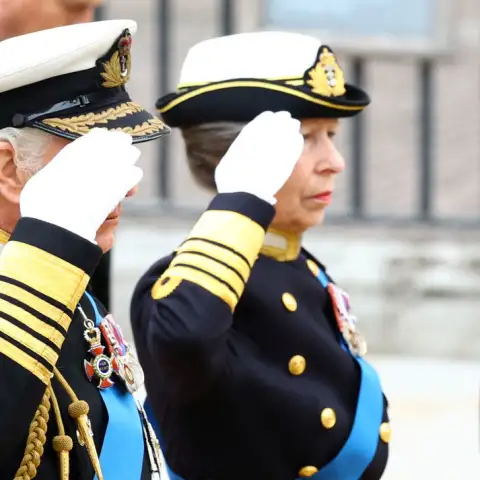 Rey Carlos III y la princesa Ana