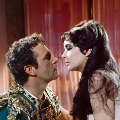Elizabeth Taylor and Richard Burton in 'Cleopatra' (1963)