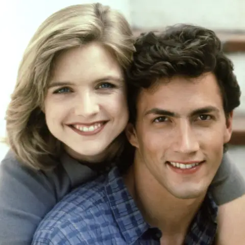 MELROSE PLACE, Courtney Thorne-Smith, Andrew Shue, 1992 - 1999. Spelling Television/ Courtesy: Everett Collection. Aaron