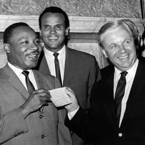 Harry Belafonte (center) and Dr. Martin Luther King with Tore Tallroth