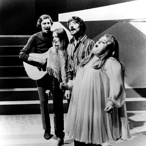 Why Popular Music Group The Mamas and the Papas Only Lasted 3 Years Together