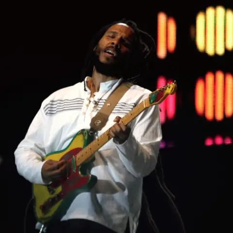 30321348. Papantla.- Ziggy Marley durante su presentación en el festival Cumbre Tajín 2013, el renacimiento del ser , en