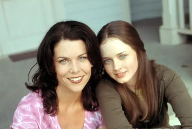 GILMORE GIRLS, Lauren Graham, Alexis Bledel, 2000-2007