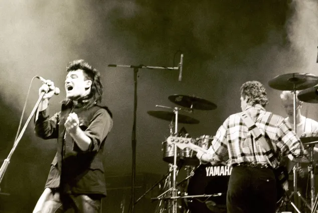 U2, singer Bono, bassist Adam Clayton, drummer Larry Mullen, concert in front of the Berlin Reichstag