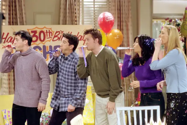 Monica, Ross, Chandler, Phoebe and Joey in 'Friends'