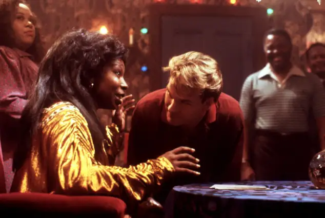 Whoopi Goldberg and Patrick Swayze in 'Ghost, the shadow of love'