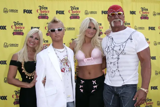 Linda Hogan, Nick Hogan, Brooke Hogan, and Hulk Hogan in 2005.