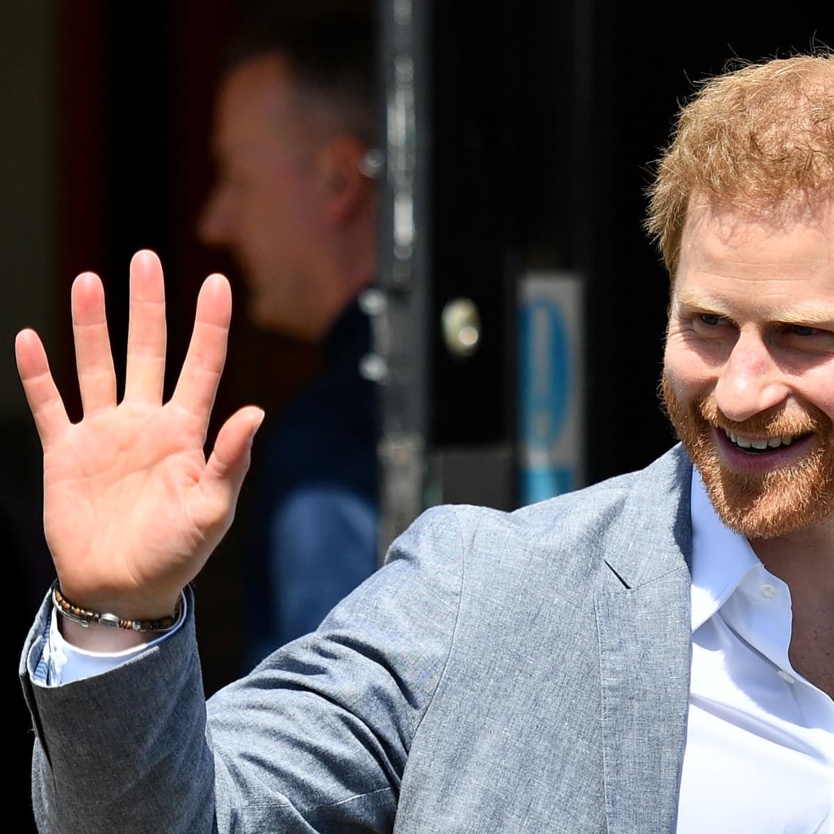 Prince Harry Films Carpool Karaoke With James Corden In La There was no mistletoe in sight, but james corden still got a special kiss on monday's special carpool karaoke christmas installment from former one direction member harry. prince harry films carpool karaoke with