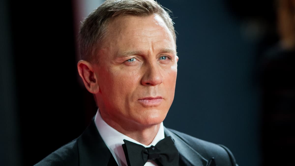 James Bond Star Daniel Craig Is Married To This Actress He says he'd rather slash my wrists.. james bond star daniel craig is married to this gorgeous actress