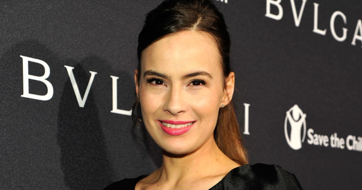 2 and a half men cast zoey