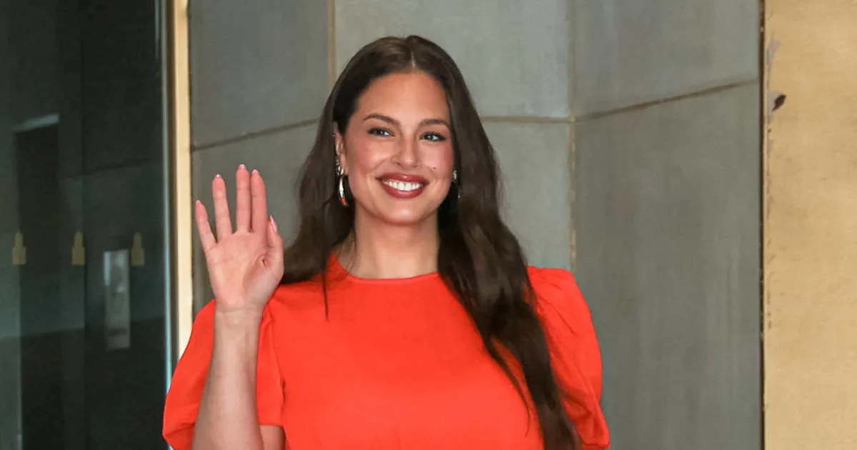 Completely Naked: Ashley Graham Strips Down!