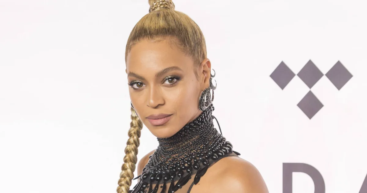 Micro Shorts And See-Through Top: Beyoncé In A Daring Outfit