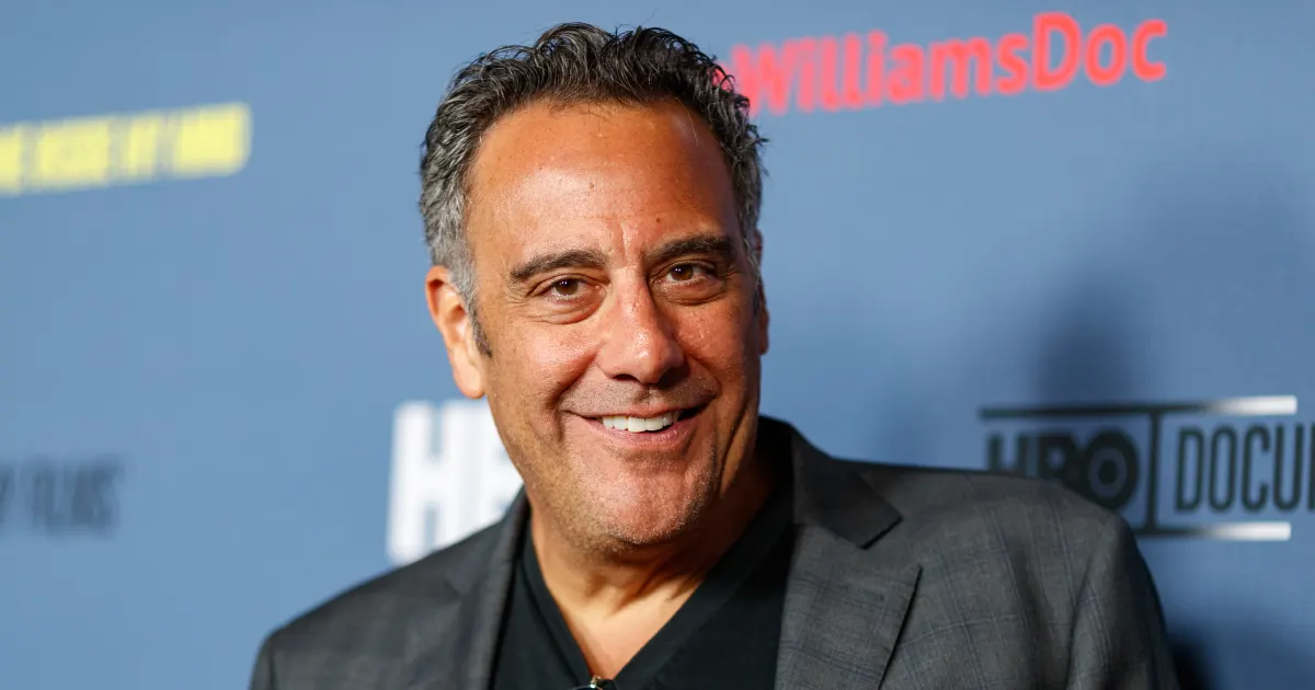 Brad Garrett Had A Secret Wedding See The First Photo!