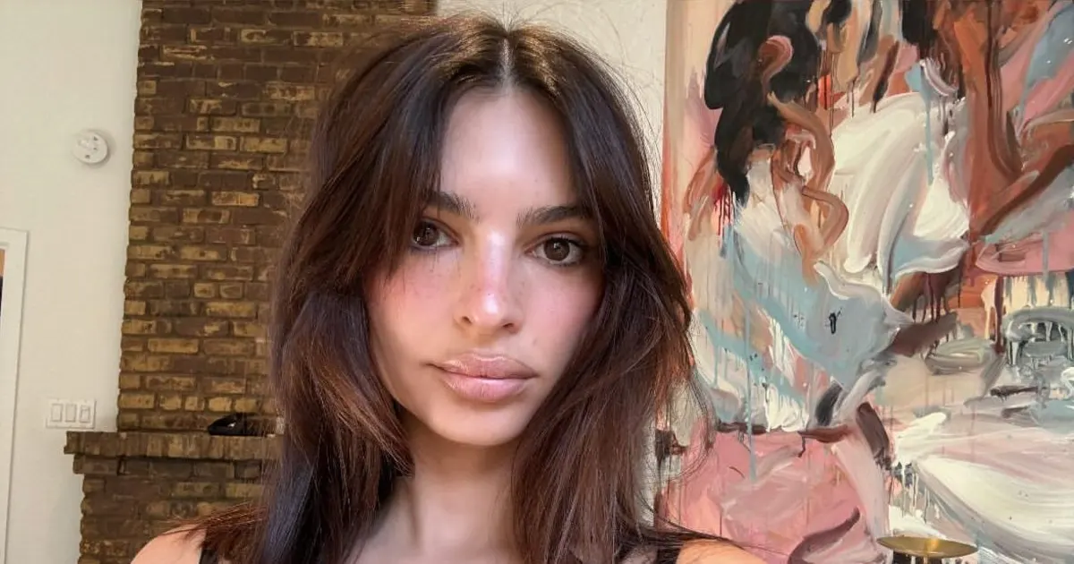 Emily Ratajkowski Shows Off New Hairstyle But THIS Is Distracting