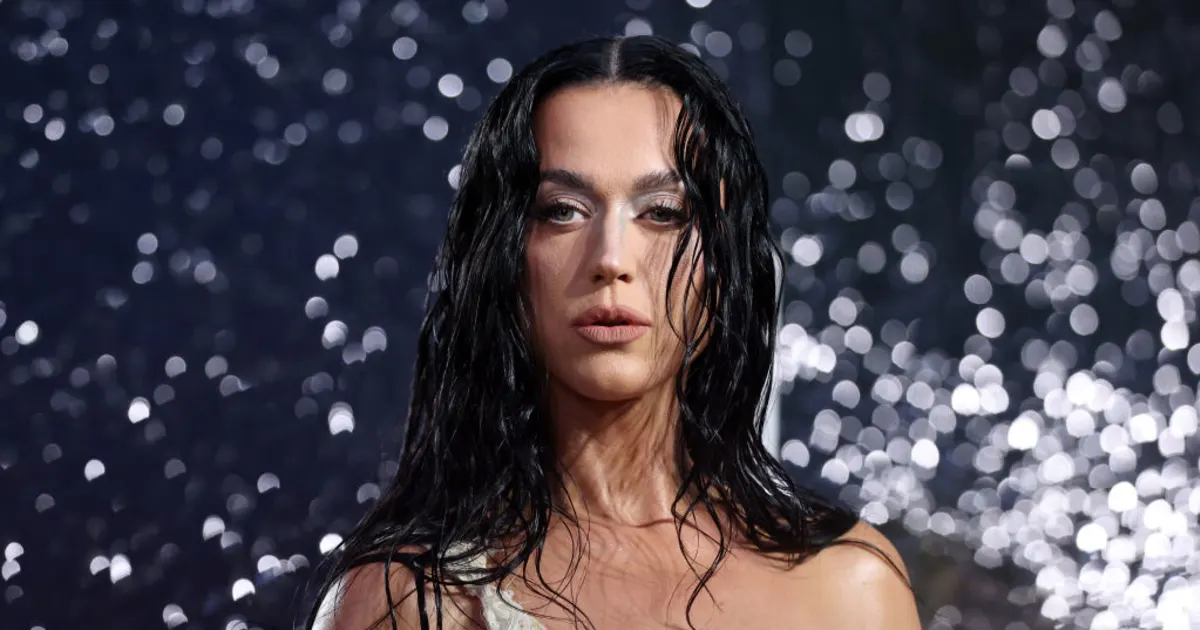 Side Boob On Display Katy Perry Wows In Sexy CrocPrint Look