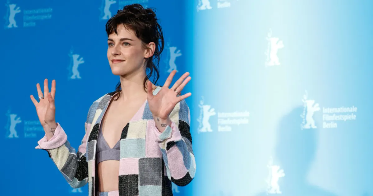 So Hot! Kristen Stewart Goes Topless And Wears Micro Shorts