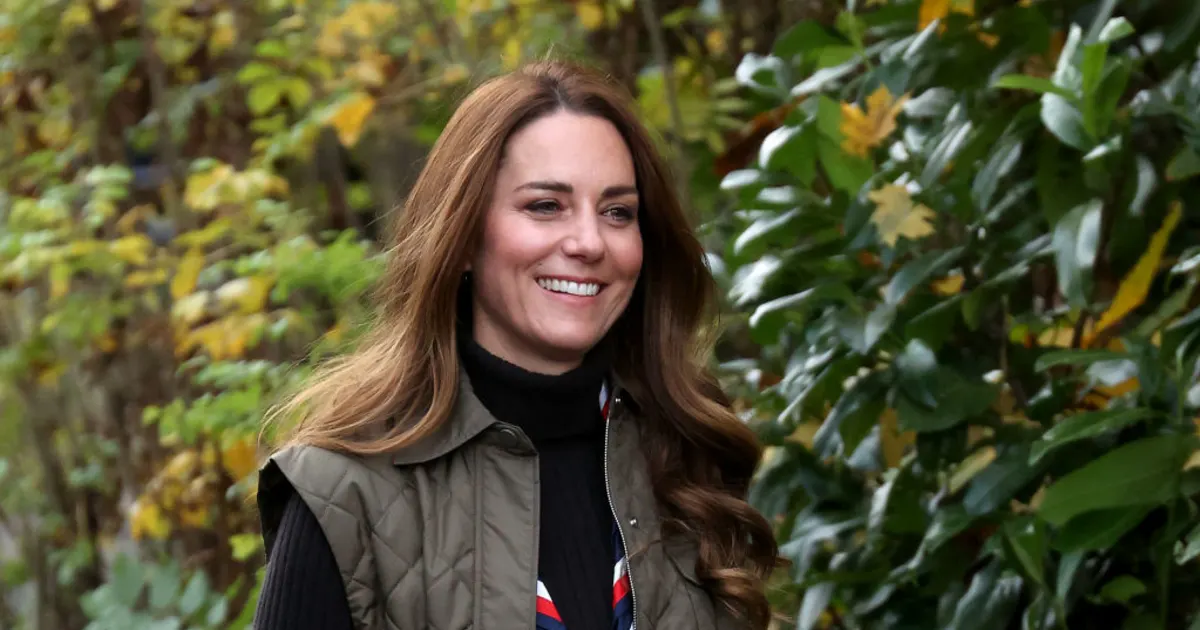 WOW! Kate Middleton Is Related To Elle And Dakota Fanning!
