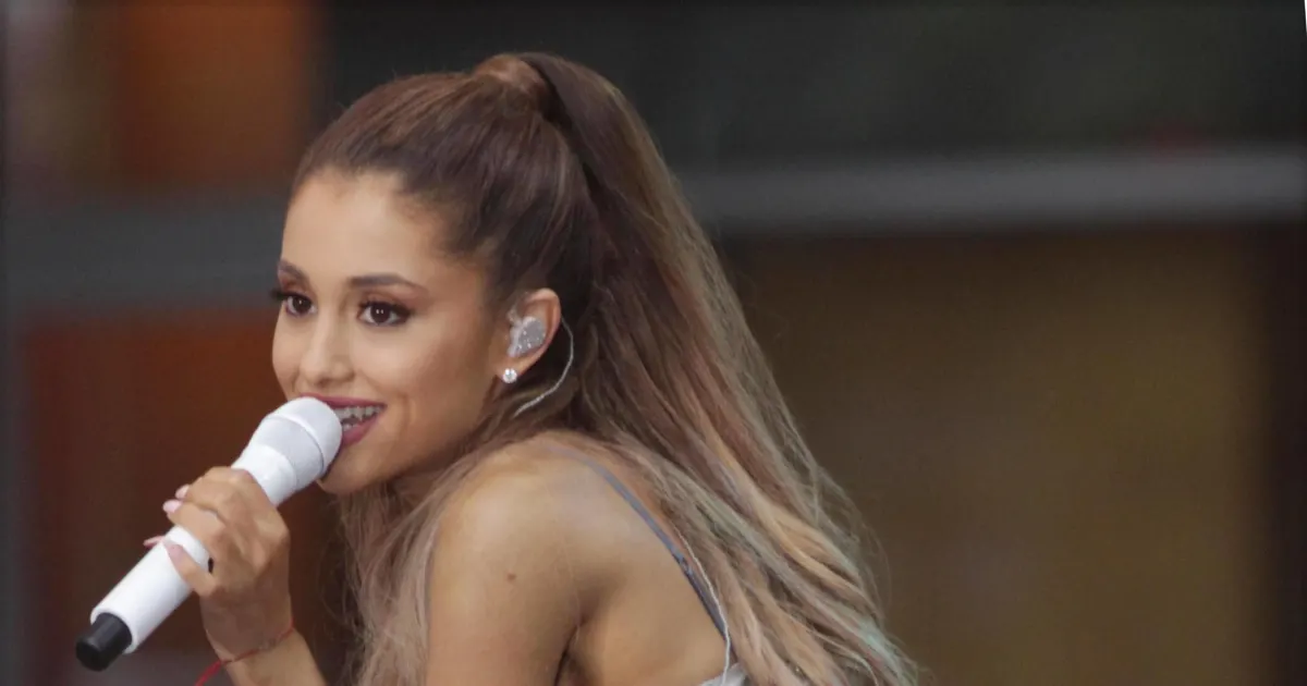Ariana Grande Reflects On "Challenging" Year