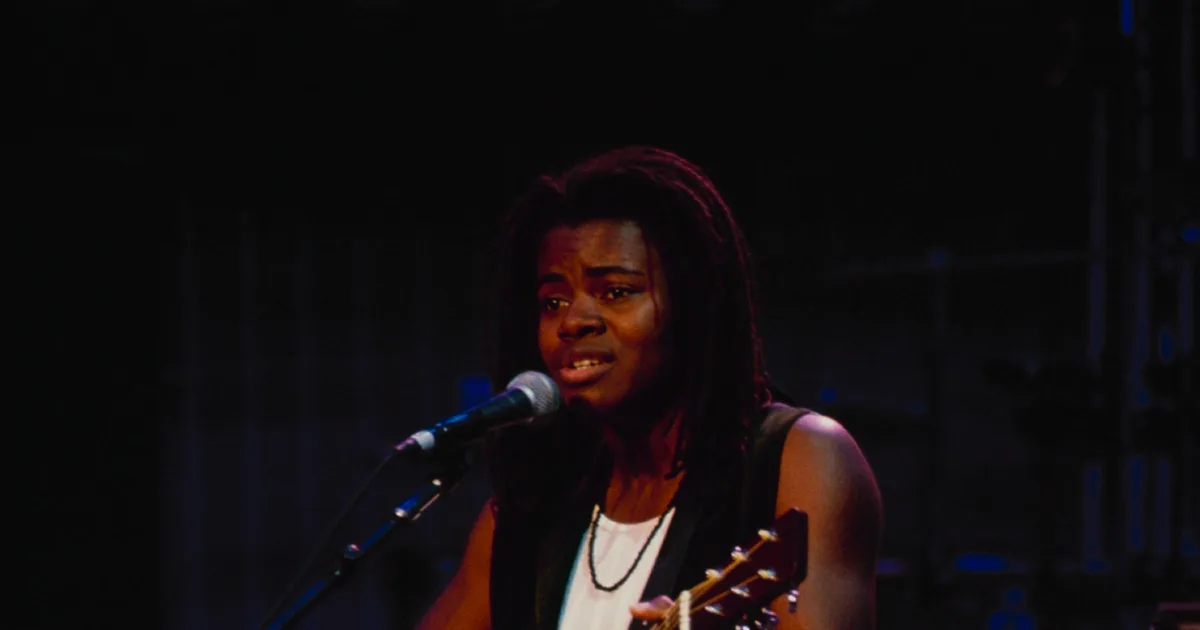 Tracy Chapman Makes CMA History With THIS Award