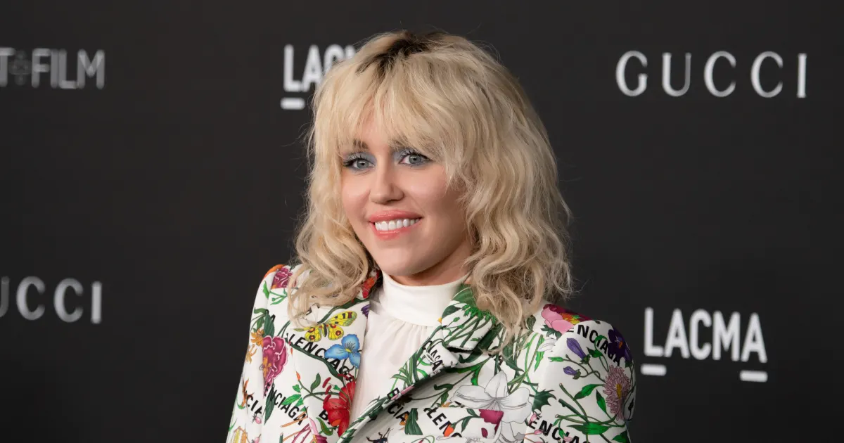 Did You Know? These Celebrities Have Dentures or Veneers!