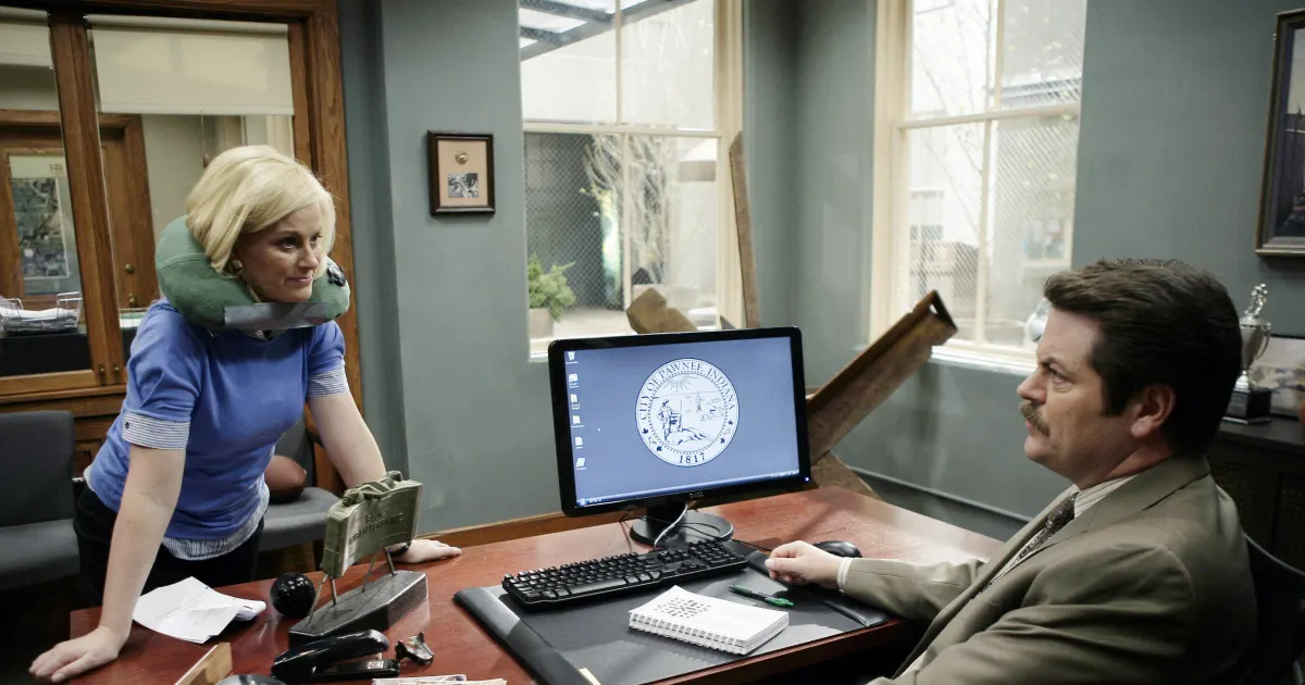 'Parks And Rec' Watch "Leslie Knope" And "Ron Swanson" Reconnect