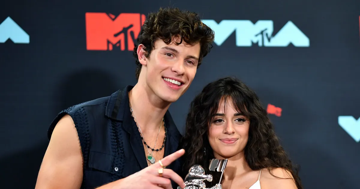 Shawn Mendes y Camila Cabello se besan en Coachella ¿regresaron?