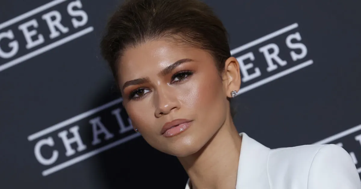 Zendaya Braless: She Stuns With Bare Chest And Toned Abs