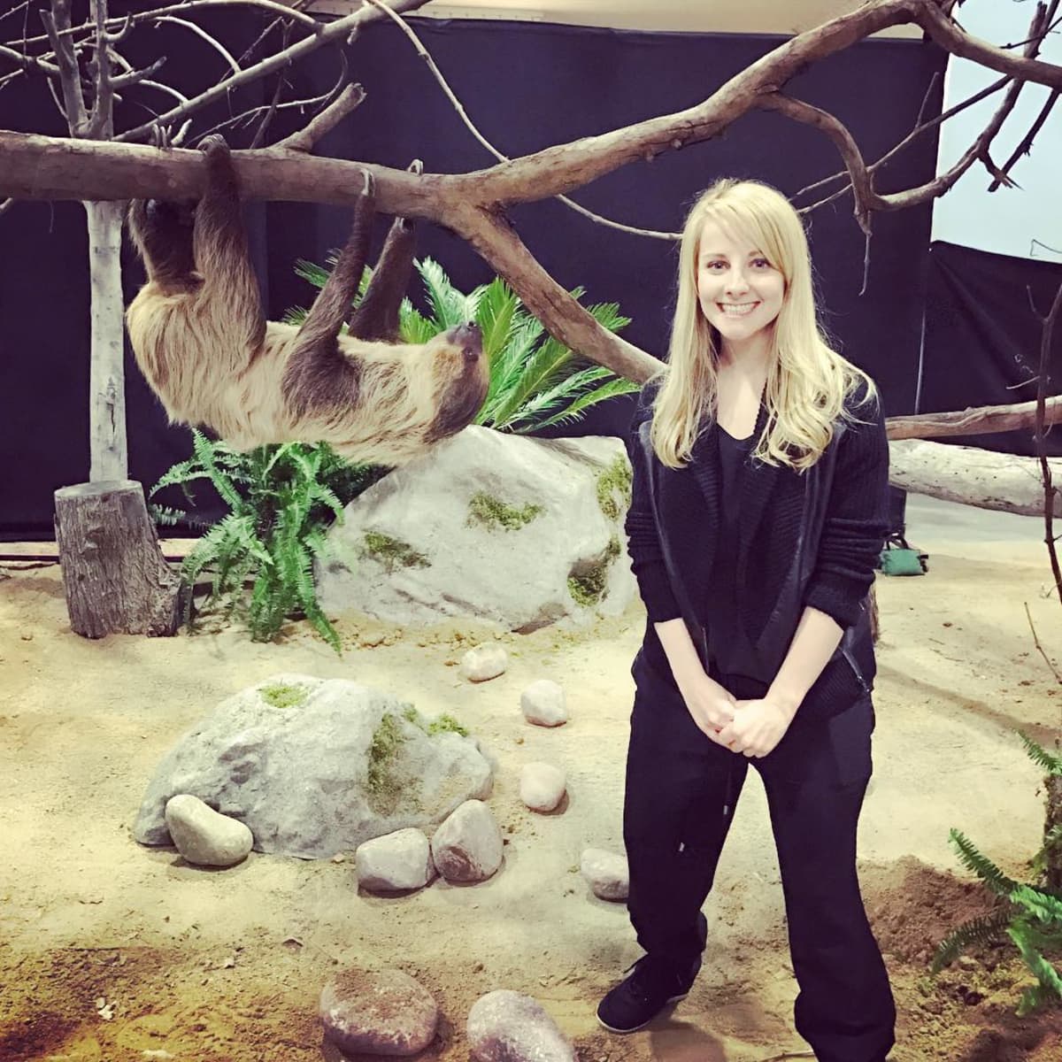 Melissa Rauch Without MakeUp "Bernadette" In Real Life