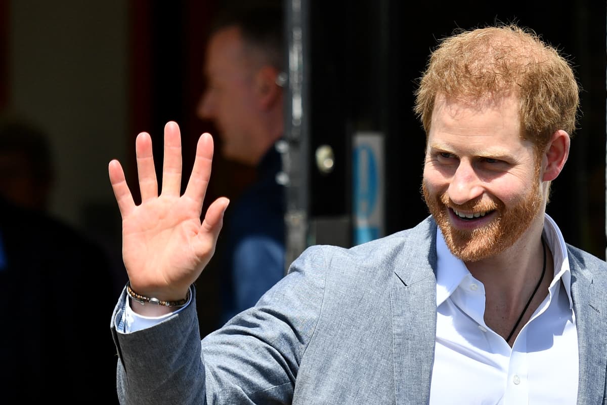 James corden needs somebody… to show him around liverpool, england. Prince Harry Films Carpool Karaoke With James Corden In LA