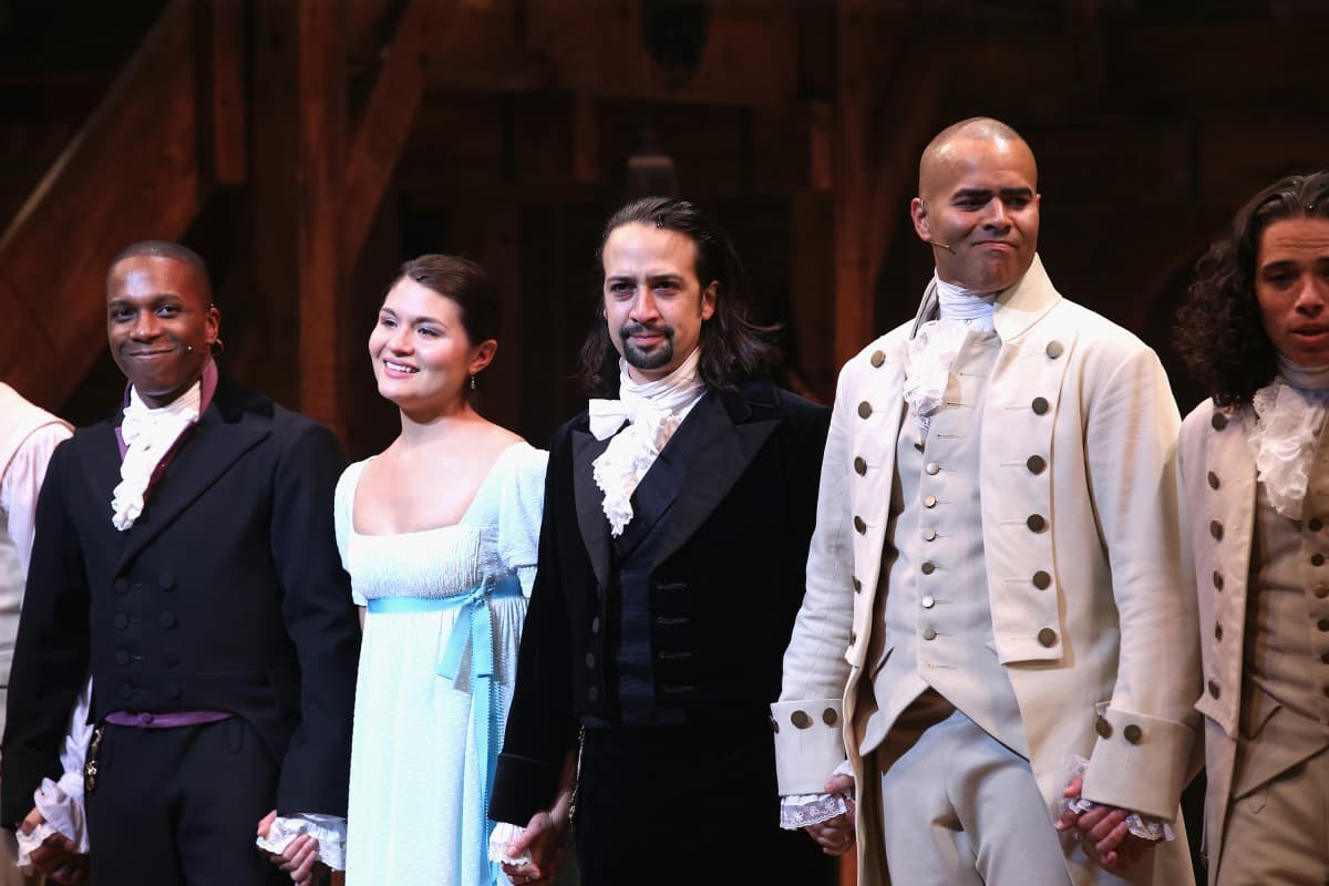 Lin-Manuel Miranda Reunites Hamilton Cast Jimmy Fallon The Roots