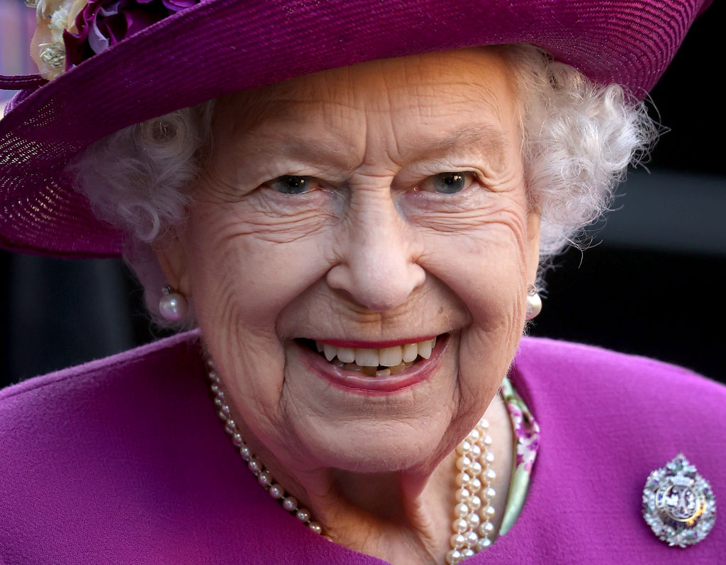 Will The Queen Abdicate Soon? Royal Experts Weigh In