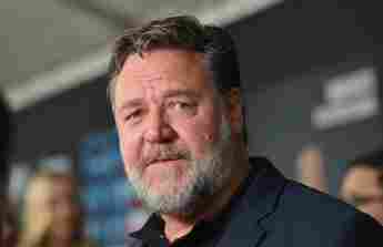 Russell Crowe Confirms His Father John Alexander Has Died tribute Twitter message late dad family 2021 celebrity deaths