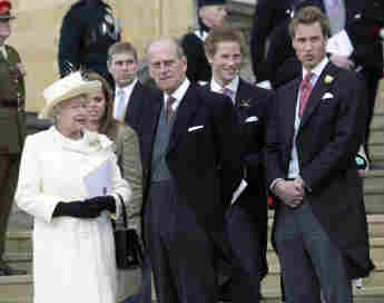 Reina Isabel, príncipe William y príncipe Harry