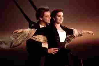 Rose y Jack en la icónica escena de 'Titanic'
