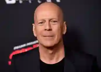 Bruce Willis today now after aphasia diagnosis illness how is he doing latest news 2022 update family wife