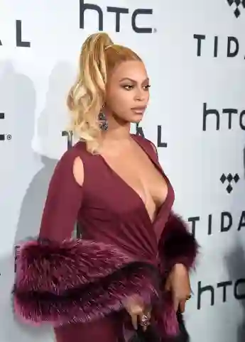 Beyoncé mit XXL-Ausschnitt