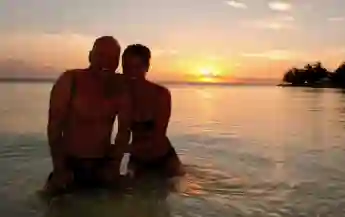 bruce willis wife wedding anniversary