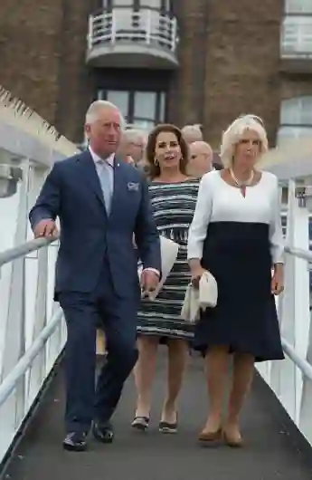 Le prince de Galles et la duchesse de Cornouailles visitent le yacht "Maiden