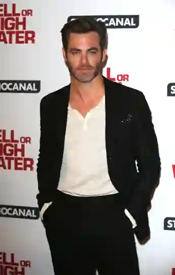 Chris Pine poses for a photo at the gala screening of Hell or High Water.