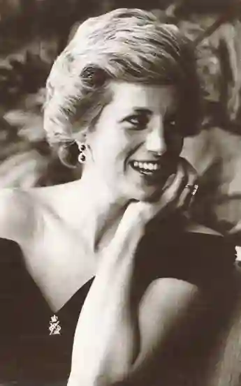 Rare New Photos Of Princess Diana Just Surfaced