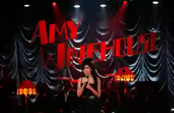 Amy Winehouse Performs For Grammy's Via Video Link