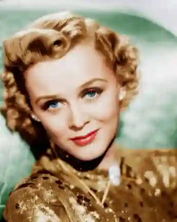 Gloria Stuart's Career Highlights In Memoriam