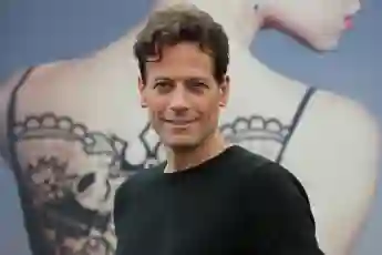 How Do You Pronounce Ioan Gruffudd? pronunciation first last name surname own say Welsh IPA nationality actor Titanic Fantastic Four today now age 2021 2022 interview