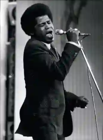 09 mars 1971 - James Brown remporte un énorme succès pendant les trois jours de son Sex Machine Show à l'Olympia Music Hall à Paris.