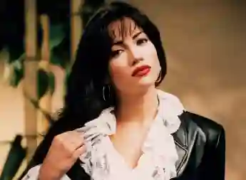 Jennifer Lopez en una imagen promocional de la película 'Selena'
