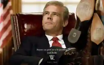 W., (aka W), Josh Brolin, dans le rôle de George W. Bush, 2008. Lions Gate/Courtesy Everett Collection Lions Gate/Courtesy Everett Co