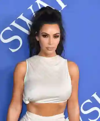 Kim Kardashian West llega a los premios CFDA Fashion 2018