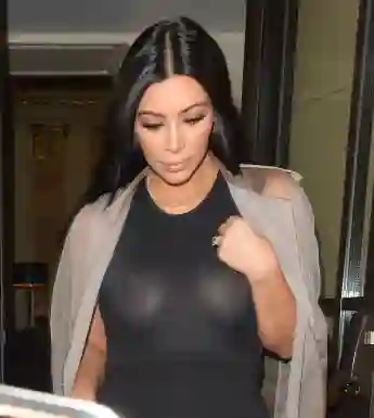 Kim Kardashian : le flash du téton