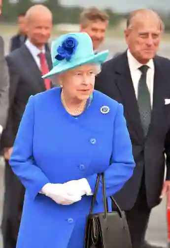 Queen Elisabeth II and Prince Philip were in a good mood when they arrived in Berlin